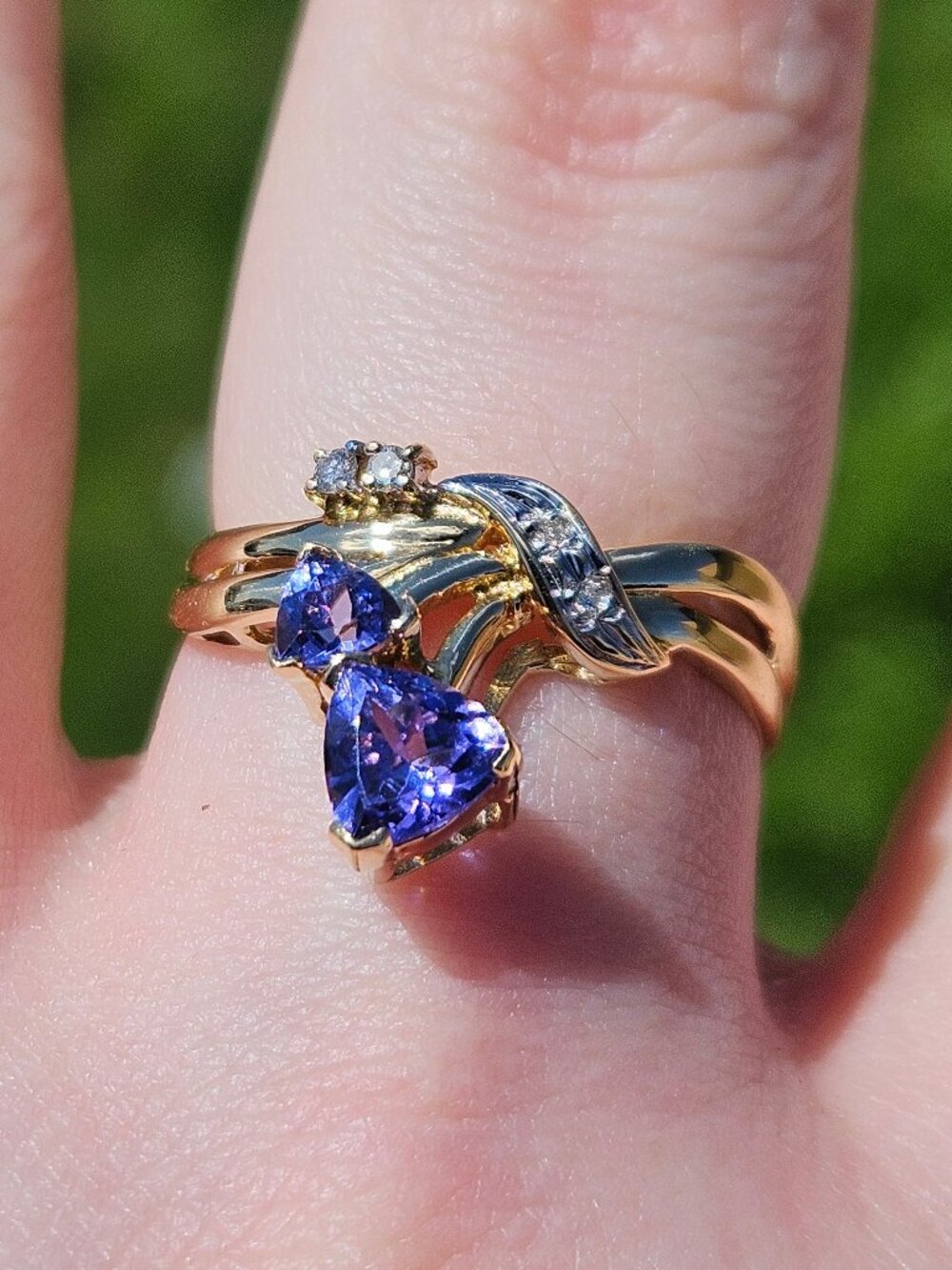 18K Yellow Gold Trillion Tanzanite & Diamond Bypass Cocktail Ring Size 8.25